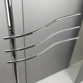 Lampadaire salle de bain – détail porte-serviette réglable