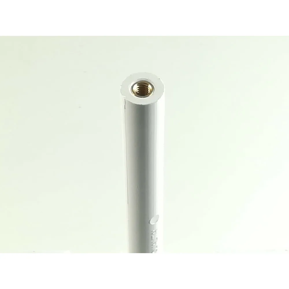 Particolare inserto femmina M6 ottone grezzo