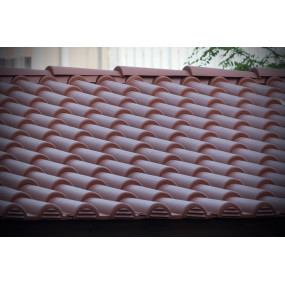 Chiusura prima fila tegola plastica color terracotta copertura tetti